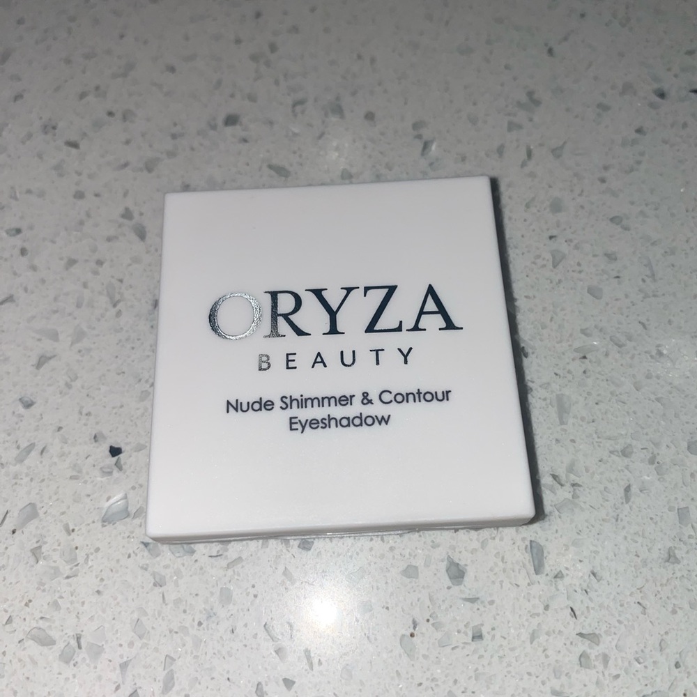 ORYZA Beauty Nude Shimmer & Contour Eyeshadow